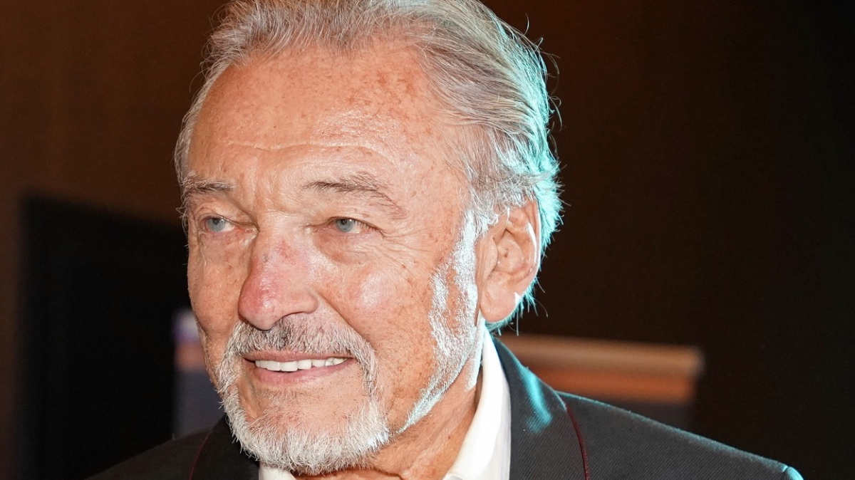 Národ se s Karlem Gottem rozloučí pohřbem se státními poctami