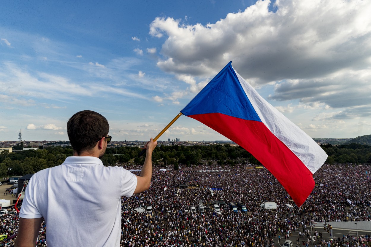 Co dáme české demokracii ke 30. narozeninám?