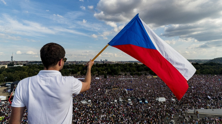 Co dáme české demokracii ke 30. narozeninám?