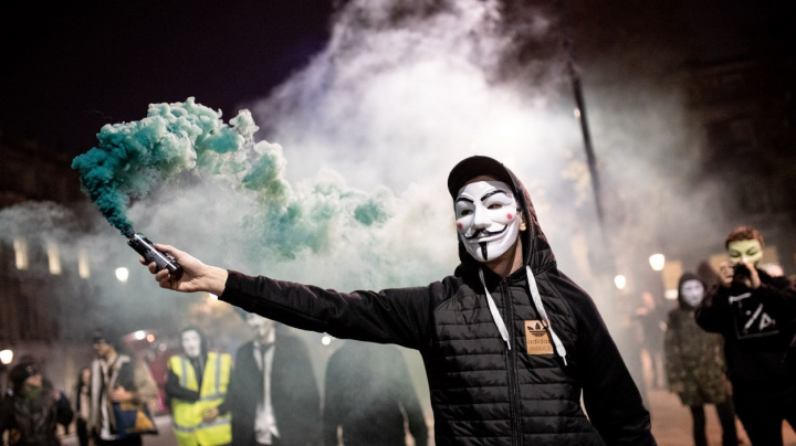 Vzpomeň si, vzpomeň na 5. listopad... Tvář Guye Fawkese jako symbol odboje