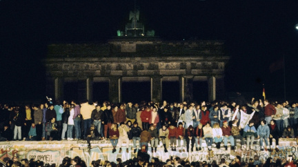 Před třiceti lety padla berlínská zeď – víceméně omylem