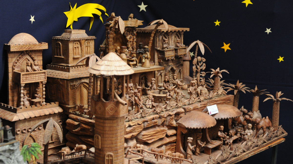 Začal vystavovat čtyři betlémy, teď jich má přes dvě stovky