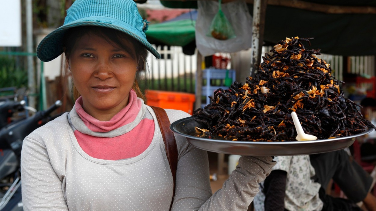 Je libo sklípkan? Pryč s jedovými zuby a šup s ním do oleje