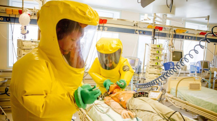 Koronavirus: Jsme tu pro nemoci, na které se z 90 % umírá, říká ředitel zvláštní vojenské nemocnice