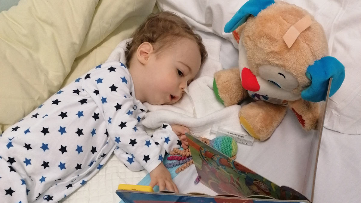 Malý Riško bojuje o život, zachrání ho jen nejdražší lék na světě