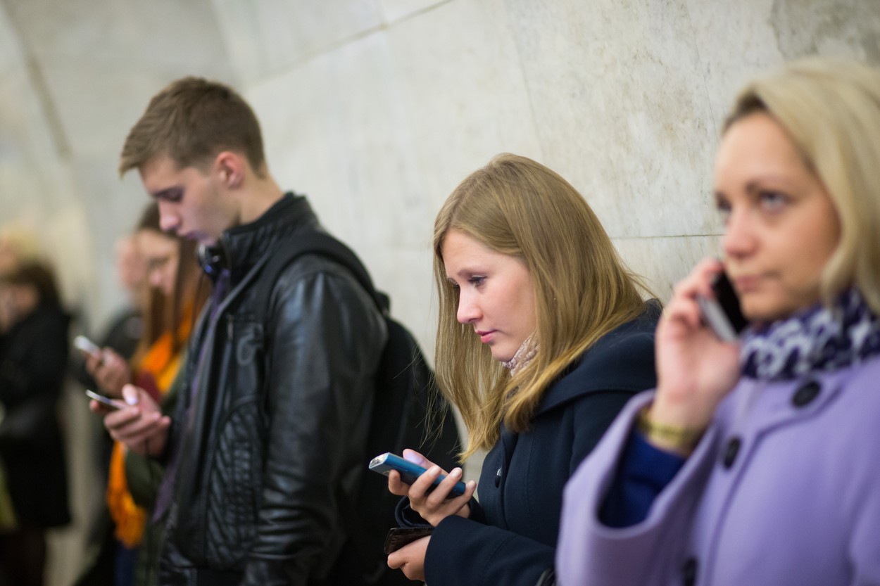 Jak být dobrým posluchačem ve světě chytrých telefonů?