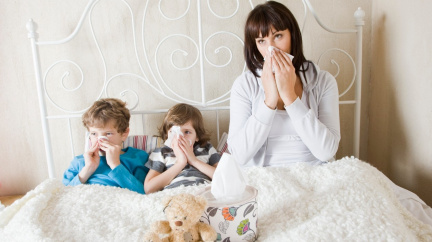 Když máte děti a také koronavirus: Jak to zvládnout?