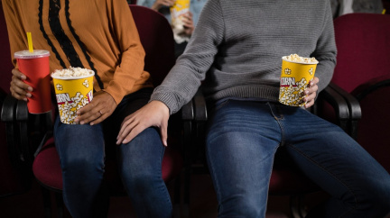 Proč se zase budeme cpát v kině popcornem