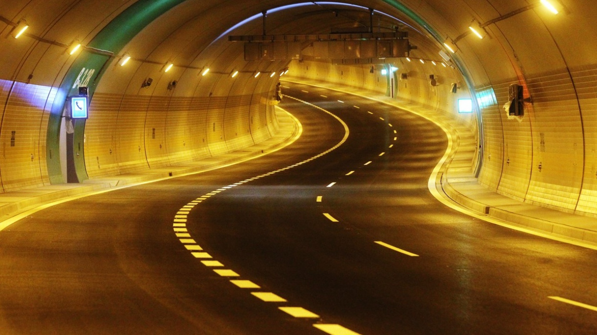 Proč nejsou tunely rovné