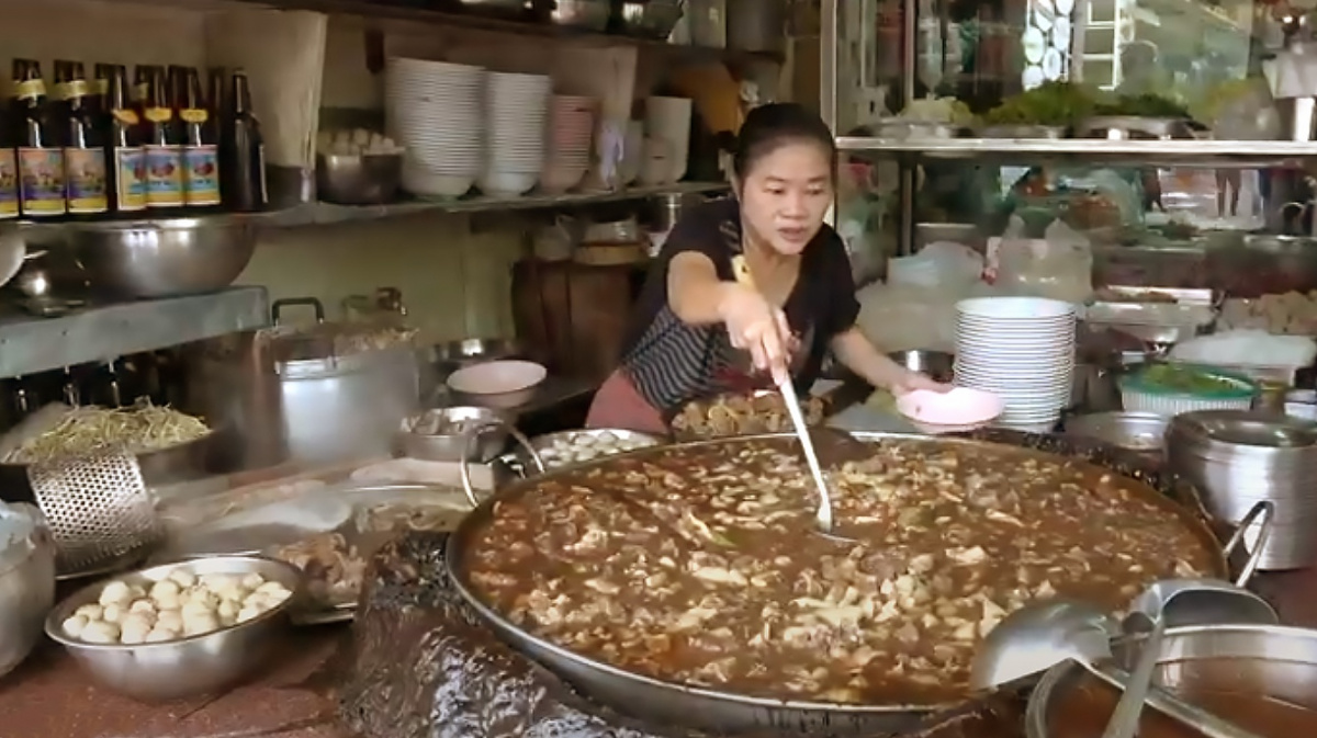 Polévka, která se vaří už skoro půl století - a pořád není hotová