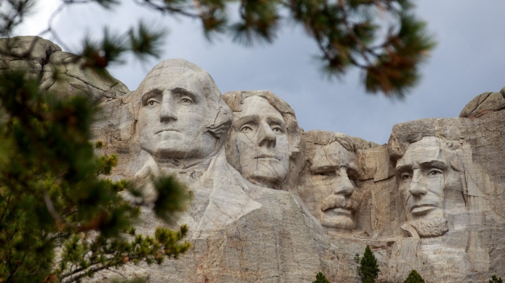 Co skrývají hlavy amerických prezidentů?