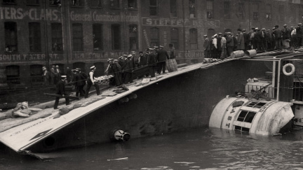 Chicagský Titanic vzal život 220 Čechům