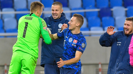 Slováci si zahrají o fotbalové Euro, Česko čeká Srbsko nebo Skotsko
