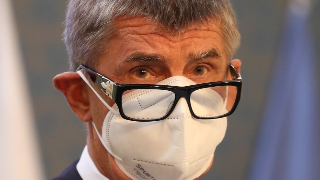 Vláda utahuje 'korona šrouby' a Babiš se diví: Nevím, jaké chyby se staly