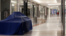 Aktualizováno: Nouzový stav potrvá zatím do 20. listopadu