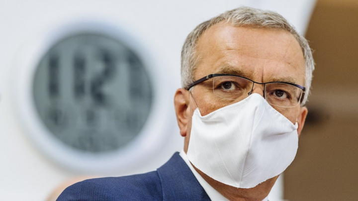 Do zavřené restaurace si tentokrát vyrazil Kalousek