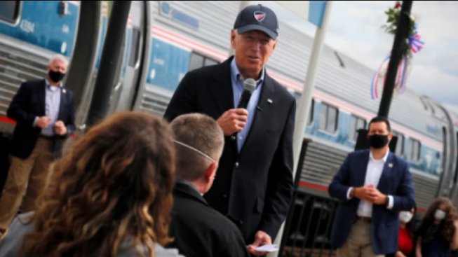 Joe Biden při kampani na nádraží. joebiden.com