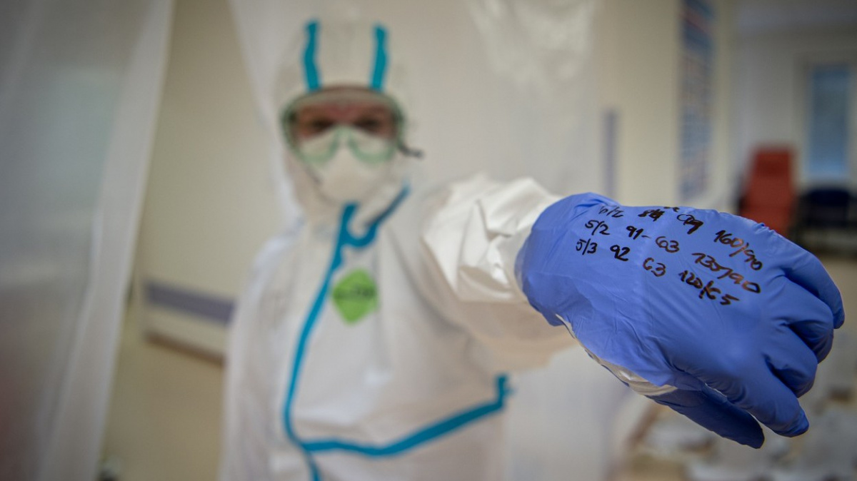 Jsme za bodem zlomu? Ve středu přibylo o 7000 méně případů nákazy než před týdnem