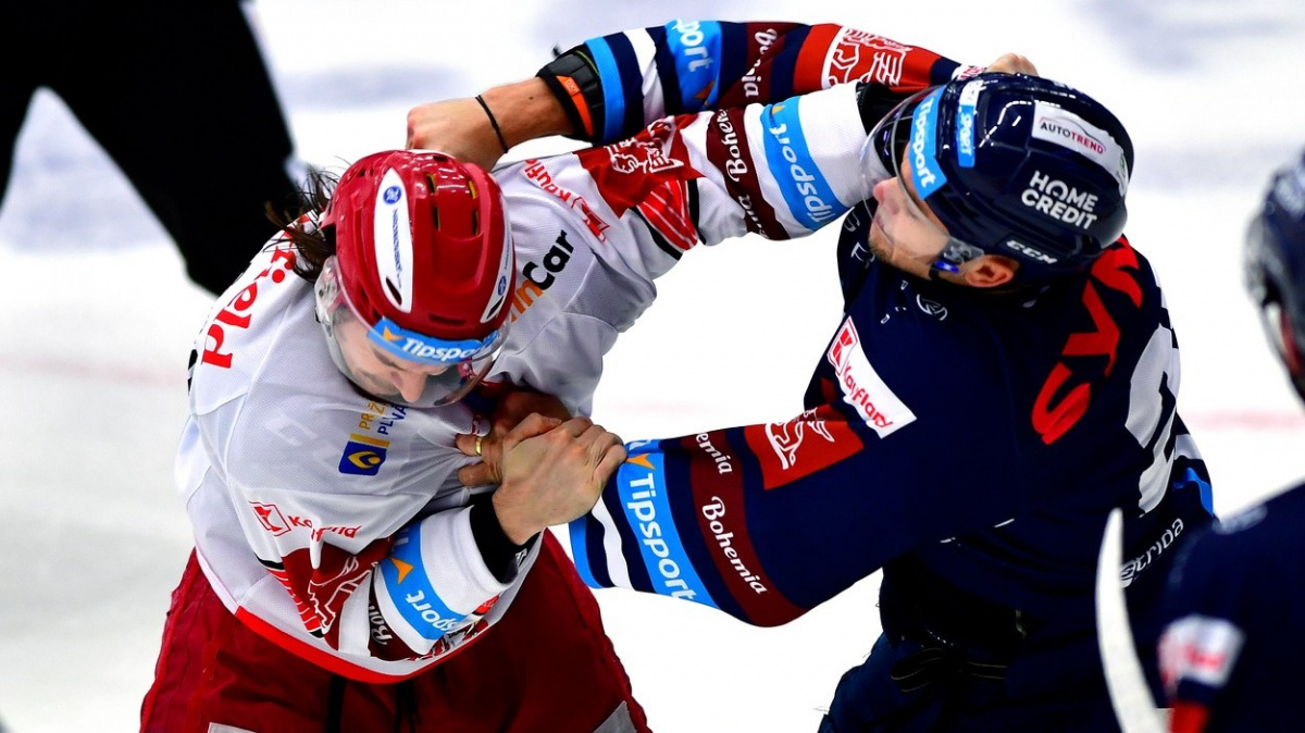 V čele extraligy zůstává Plzeň, poslední jsou nadále Pardubice