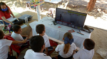 Nemůžete si dovolit on-line výuku? Narkobaroni rádi vypomohou