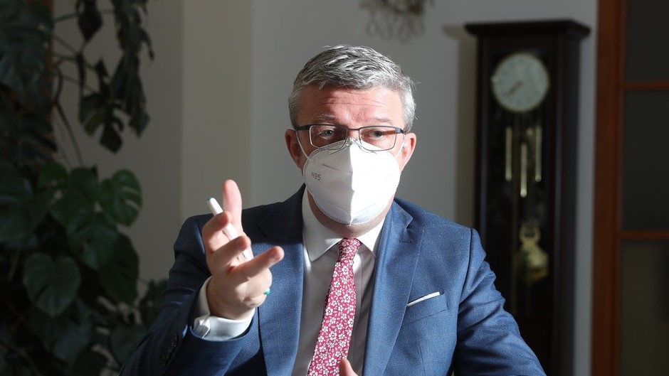 Havlíček vládě navrhne otevřít v pondělí obchody, podmínkou budou přísná hygienická pravidla (AKTUALIZOVÁNO)