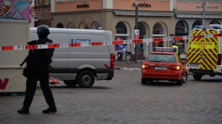 Aktualizováno: V Trevíru najelo auto do pěší zóny; řidič byl zadržen, na místě jsou mrtví a zranění
