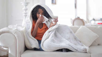 Na nos útočí viry i bakterie. Jak přežít zimu bez rýmy?