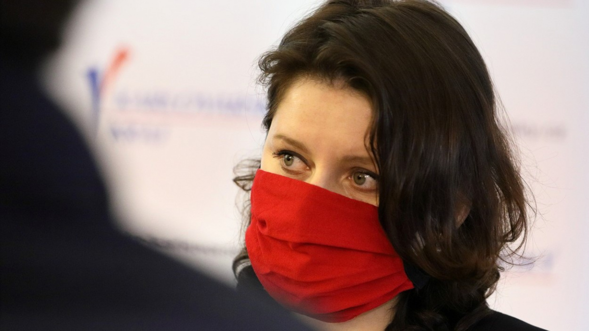 Vláda schválila zvýšení přídavků o 26 procent, má je dostat dvakrát víc dětí