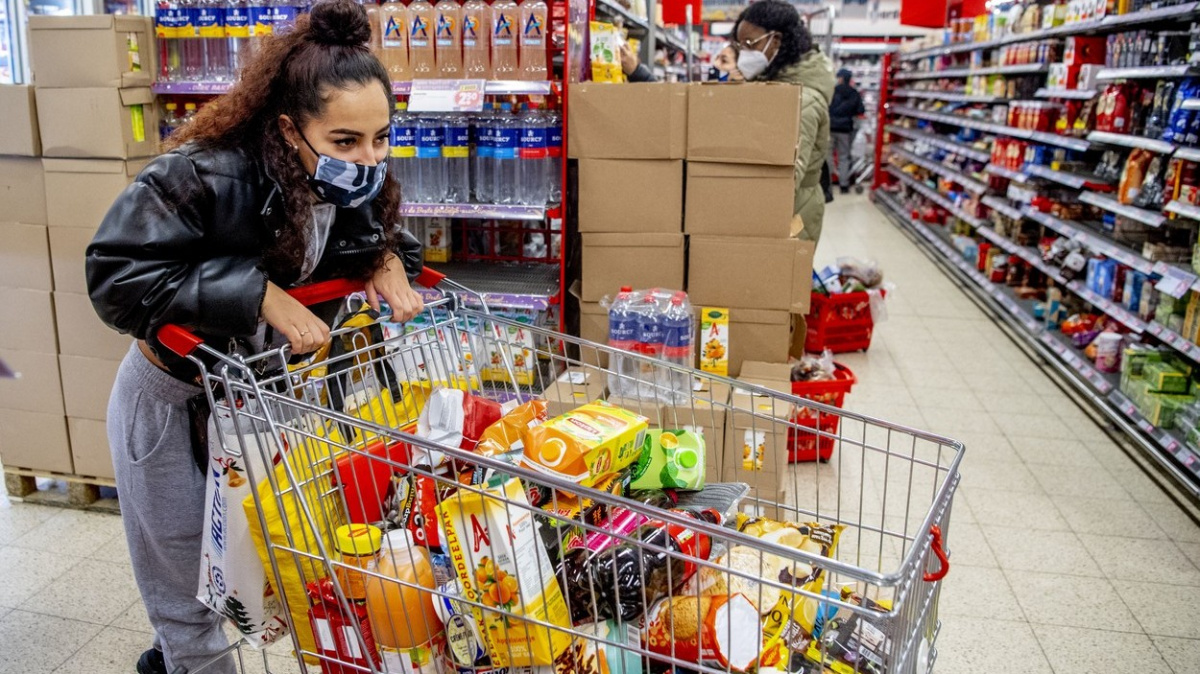 Britský boj s obezitou: Zakážou se bezedné nápoje a slevy na nezdravé potraviny