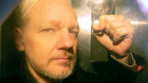 Britský soud Assange do Spojených států nevydal