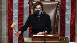 Aktualizováno: Sněmovna reprezentantů schválila ústavní žalobu na prezidenta Trumpa