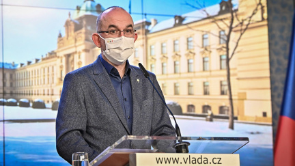 Aktualizováno: V Česku už zemřelo přes 15 000 lidí nakažených koronavirem