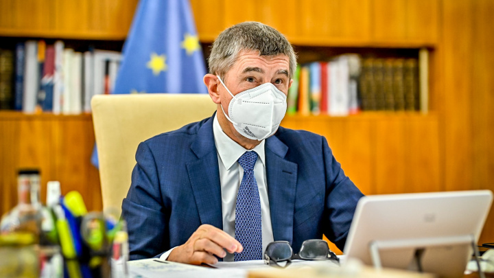 Z kvót na české potraviny by prý mohl profitovat Babiš, ten ale normu odmítá