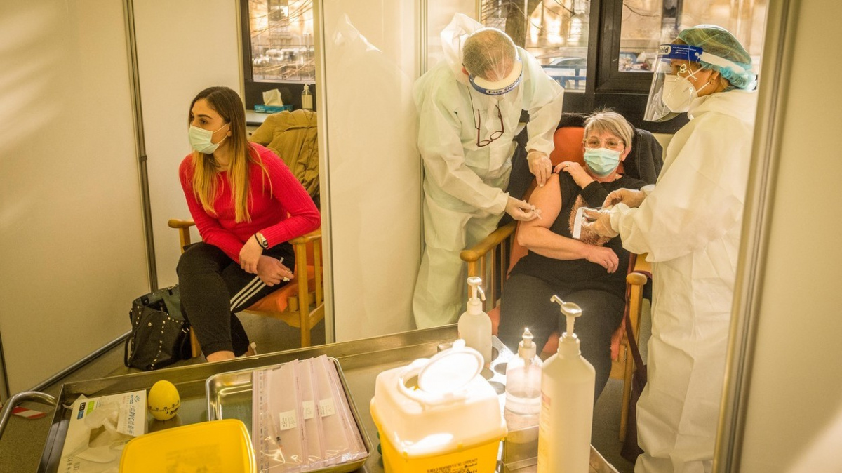 Podle Babiše a Blatného žádné doporučení o útlumu očkování neplatí (AKTUALIZOVÁNO)