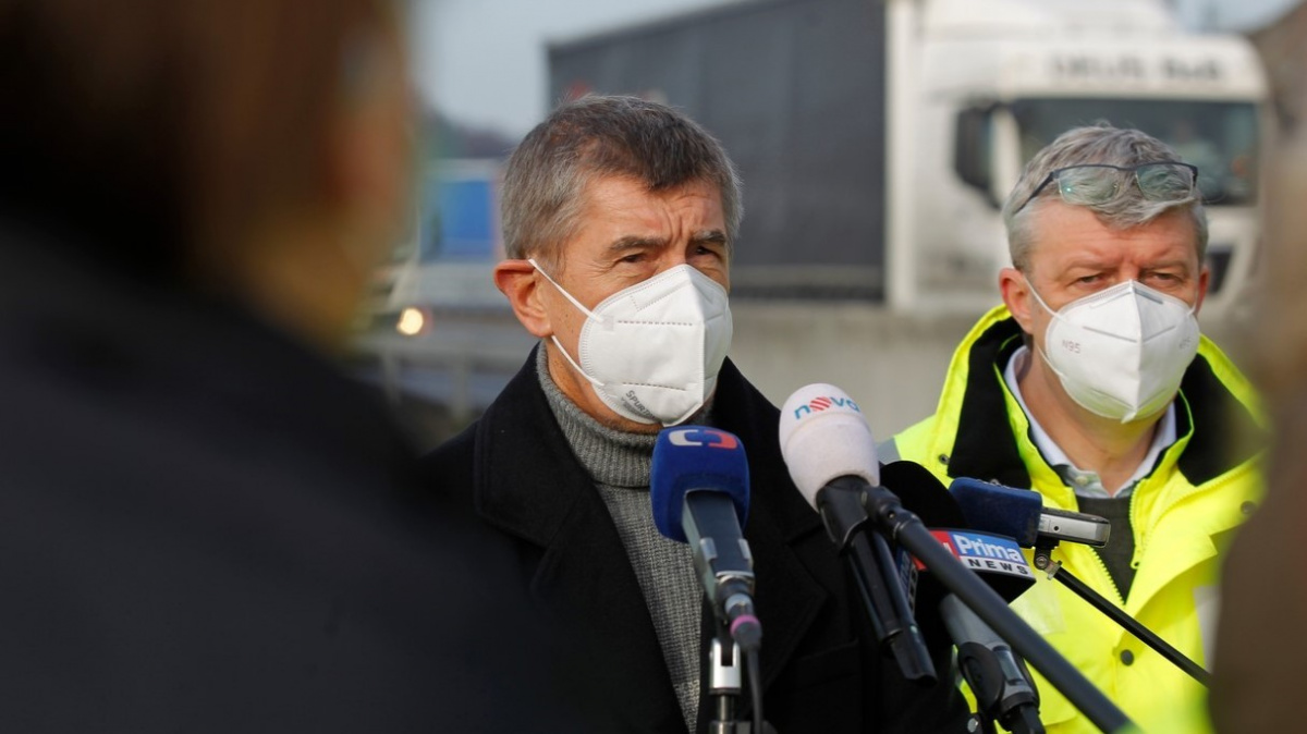 Vláda hází přes palubu podnikatele, kteří vzdorovali koronaviru