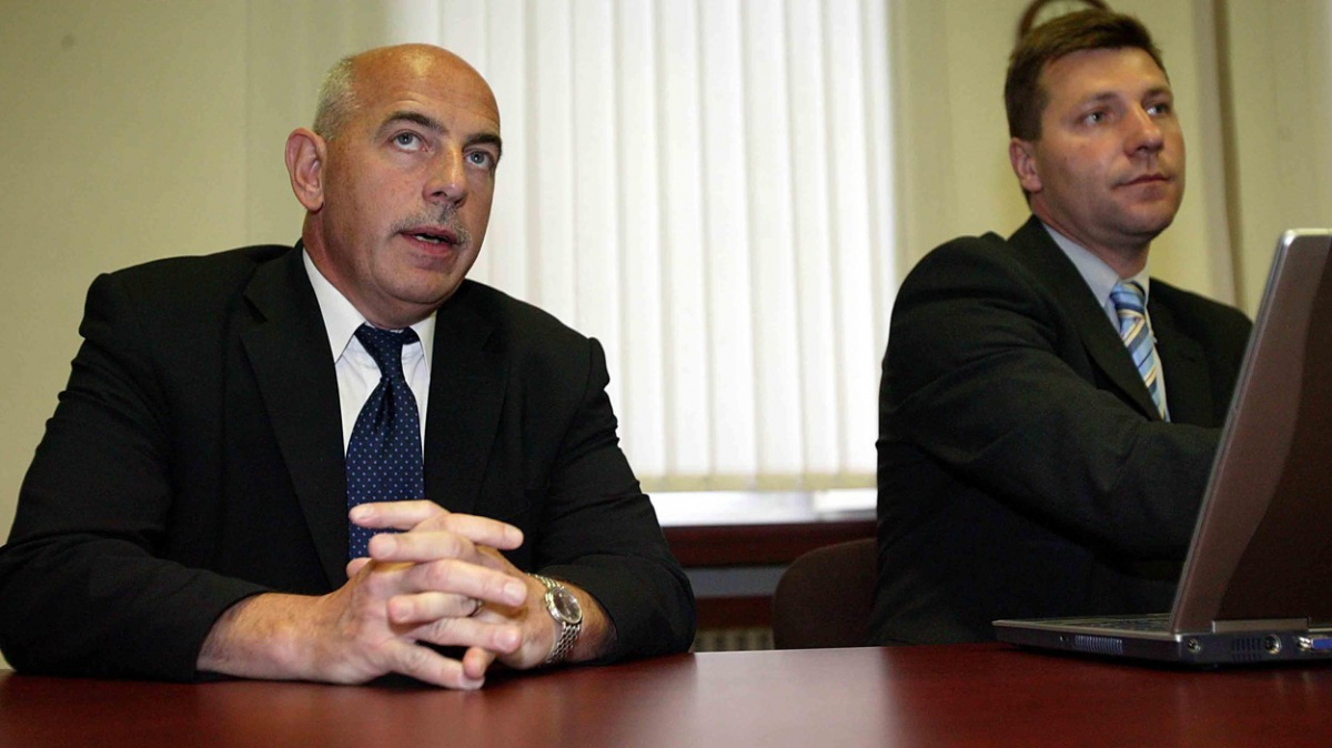 Ústavní soud nařídil znovu projednat Zemanův výrok o poradci Šarapatkovi