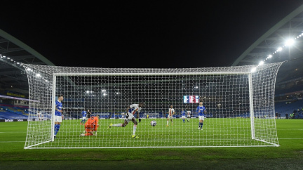 V Anglii se fotbaloví fanoušci vrátí v květnu na stadiony