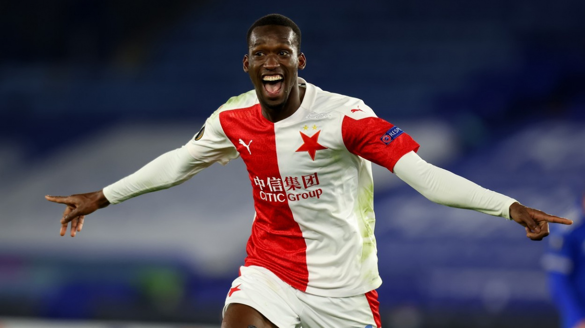 Slavia překvapivě porazila Leicester 2:0 a postoupila do osmifinále Evropské ligy