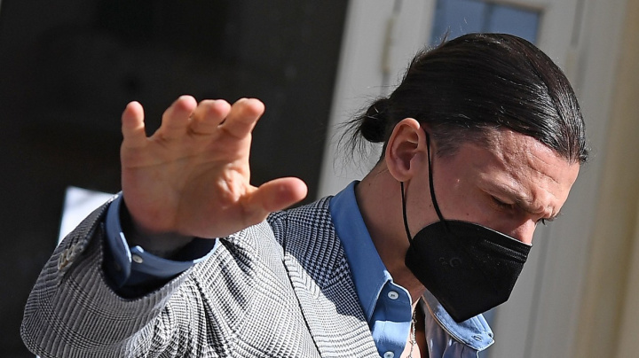 Ibrahimovic si zazpívá v Sanremu, Britové se chtějí ucházet o fotbalové MS