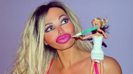 Panenka Barbie slaví výročí - a s ní i její živé kopie