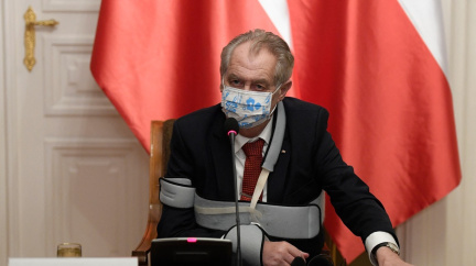 Zeman chce odvolat Blatného, Petříčka i šéfku SÚKL. Vadí mu jejich přístup ke Sputniku