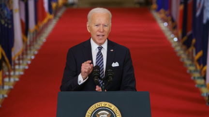 Biden nařizuje plošný přístup k vakcínám od začátku května