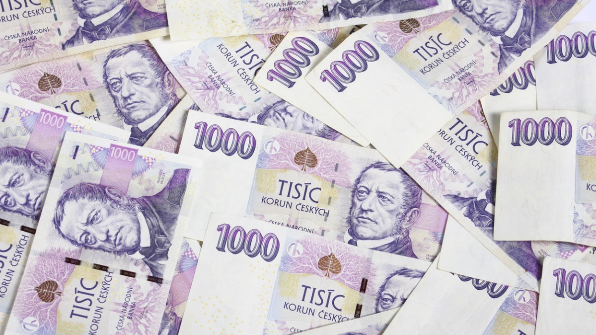 Finanční správa začíná vyplácet nový příspěvek 1000 korun denně