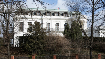 Zatčení ruského diplomata vedlo k čistkám na ambasádách