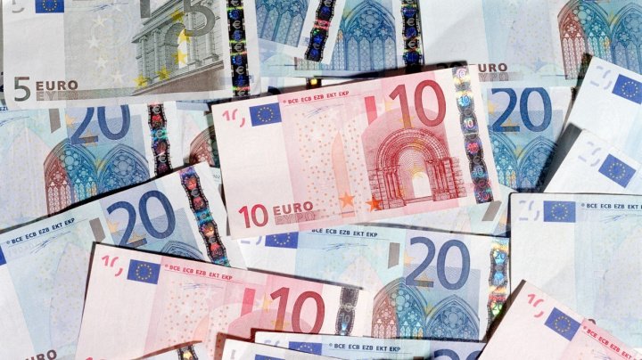 Ekonomická aktivita v eurozóně se v březnu vrátila k růstu