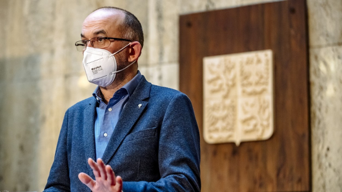 Blatný o vakcíně i otevření škol: Po Velikonocích by mohlo přijít uvolnění pohybu