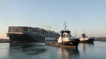 Aktualizováno: Zaseknutá Ever Given: Loď v Suezu se podařilo vyprostit