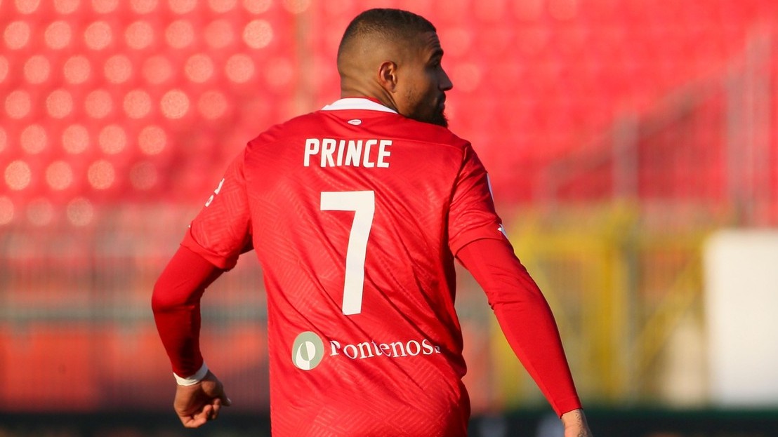 Kontroverzní Berlusconi má nový klub. Hrají za něj hvězdy a chce do první ligy