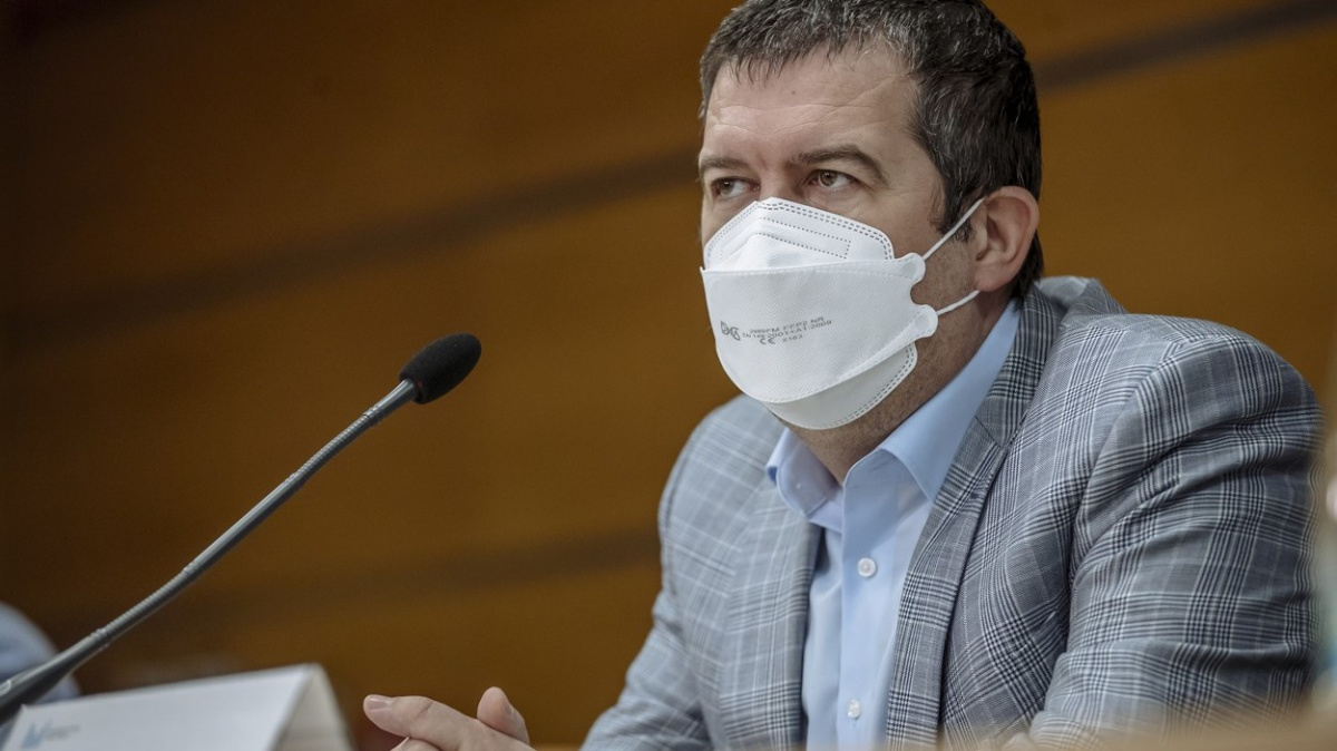Hamáček chce předobjednat Sputnik pro chvíli, až vakcínu schválí EMA