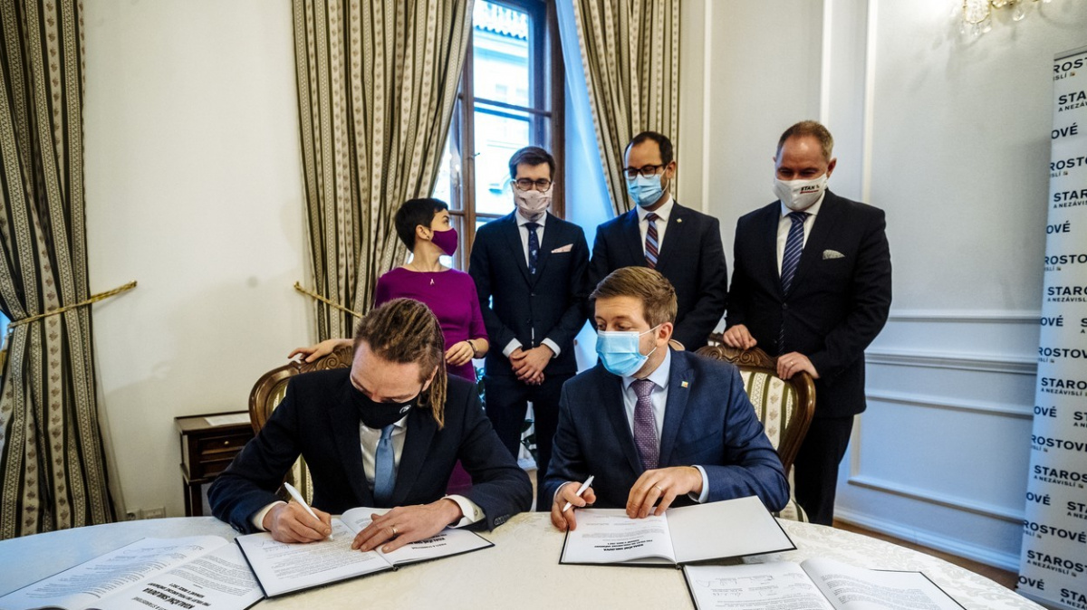 Koalice Pirátů a STAN by předběhla ANO o více než 6 procentních bodů